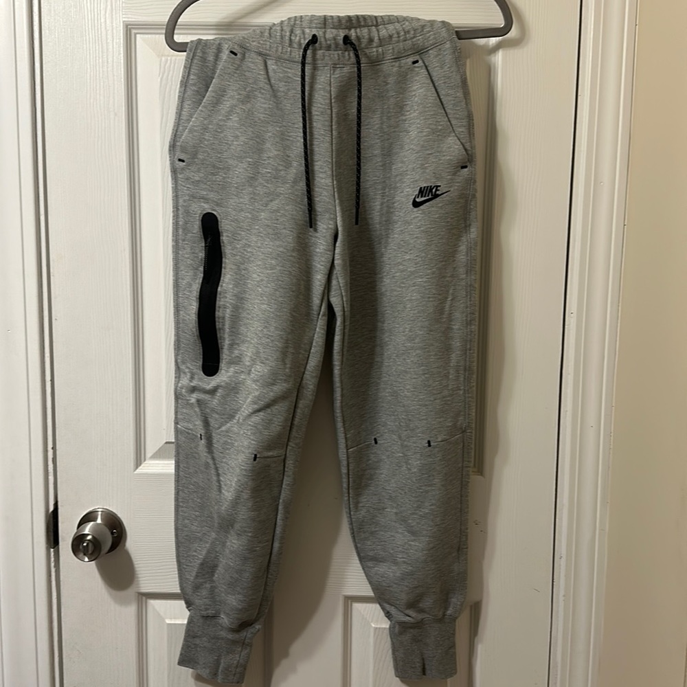 women’s Nike tech fleas joggers